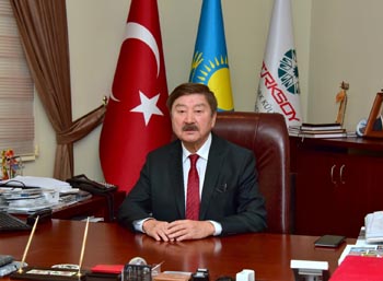 PROF. DÜSEN KASEİNOV İLE SÖYLEŞİ