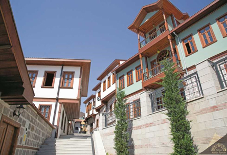 GEÇMİŞİN TANIKLARI ESKİ EVLERİMİZ