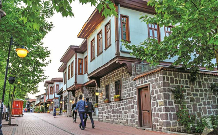 GEÇMİŞİN TANIKLARI ESKİ EVLERİMİZ
