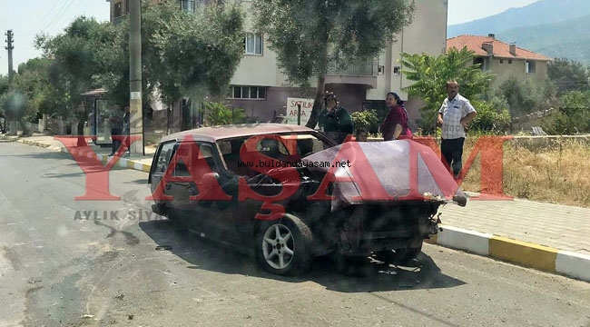 AYDINLATMA DİREĞİNE ÇARPTI
