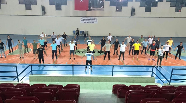 BULDAN ZEYBEĞİ AYAĞA KALKIYOR