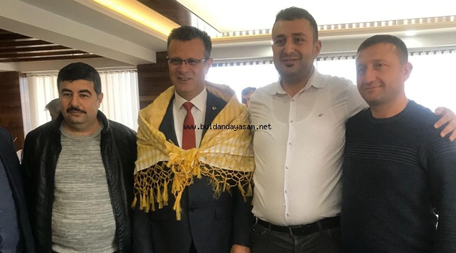 BULDANLI GENÇLER DEVE GÜREŞLERİNE EL ATTI