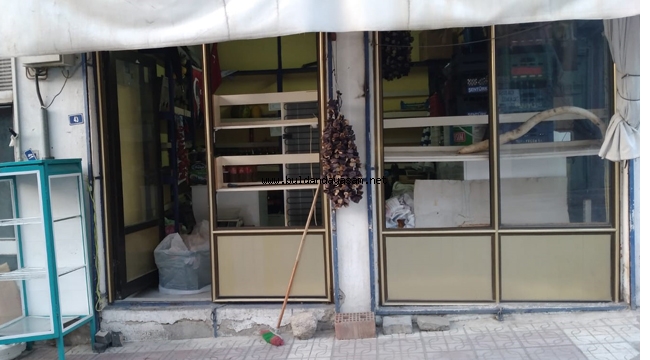 İŞYERİNİN CAMLARINI KIRDILAR