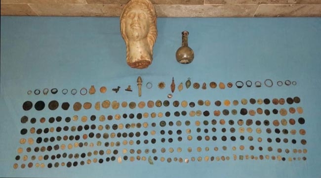 Tarihi eser kaçakçılarına jandarma göz açtırmadı