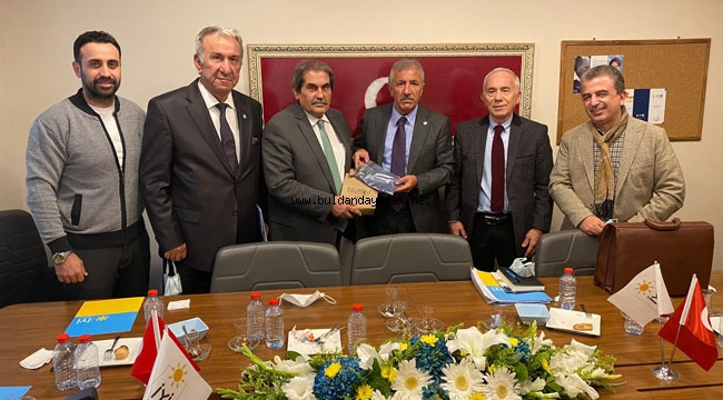 SPOR KURULU ÜYELERİNE BULDAN'DAN BULDAN FULARI