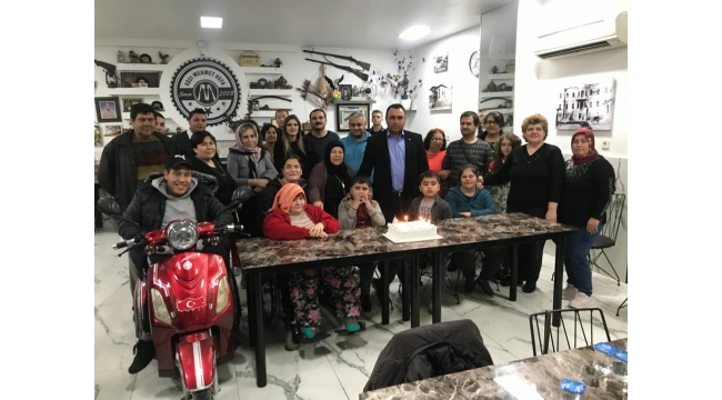 Başkan kulalı engellileri sevindirdi