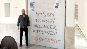 45 YAŞINDAN SONRA SİYASET BİLİMCİ OLACAK.