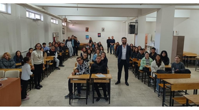 Başarılı doktor gençlere yol gösterdi