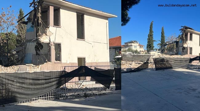 CUMHURİYET OKULU YIKILDI