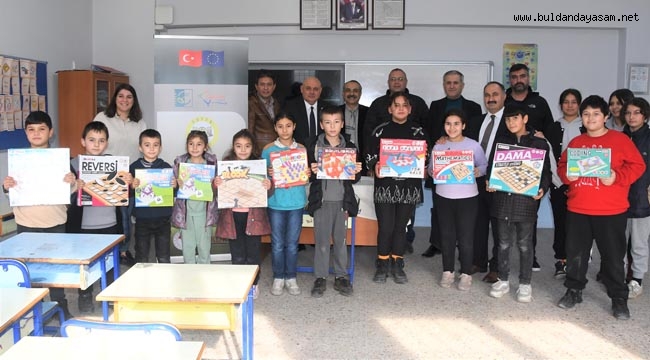 ÖĞRENCİLERE ZEKA GELİŞTİRME OYUN SETLERİ