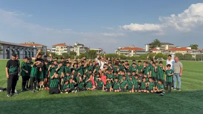 FUTBOLCU ORDUSU SAHAYA İNDİ