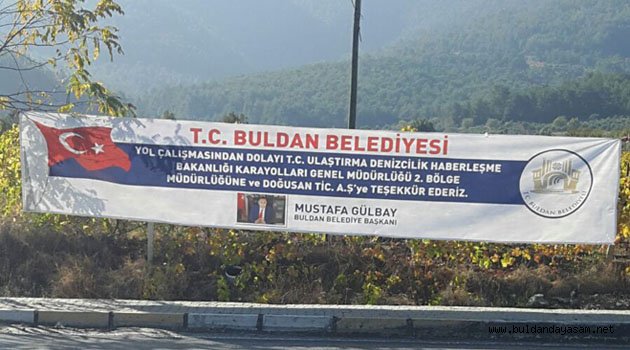 BELEDİYE BAŞKANININ PANKARTI TARTIŞMA YARATTI.