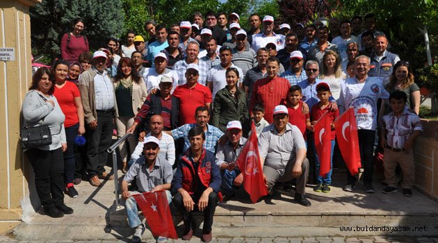 BELEDİYE ÇALIŞANLARI 1 MAYIS’I BAŞKANLA BİRLİKTE KUTLADILAR.