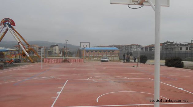BULDAN’A YENİ VOLEYBOL VE BASKETBOL SAHASI