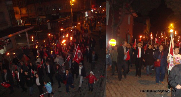 BULDAN’DA CUMHURİYET İÇİN FENER ALAYI