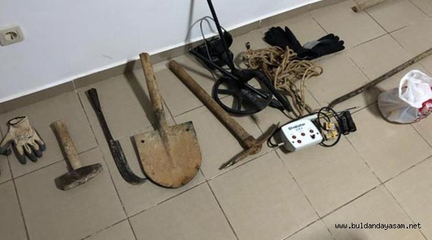 JANDARMA KAÇAK KAZIYA SUÇÜSTÜ YAPTI