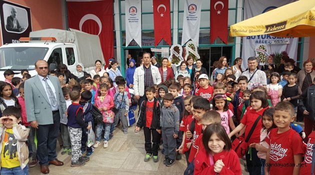 KİTAP FUARINA ÇIKARMA YAPTILAR.