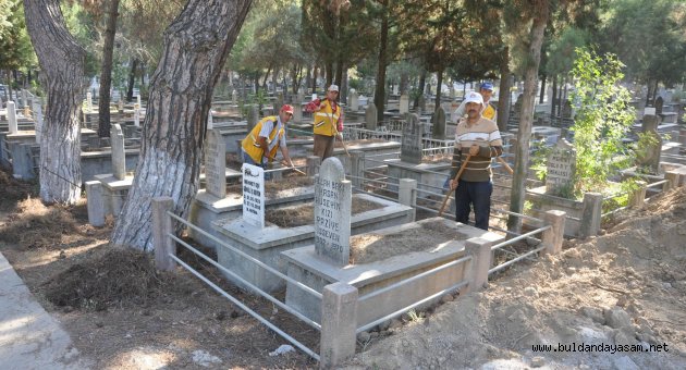 MEZARLIK BAYRAMA HAZIRLANIYOR