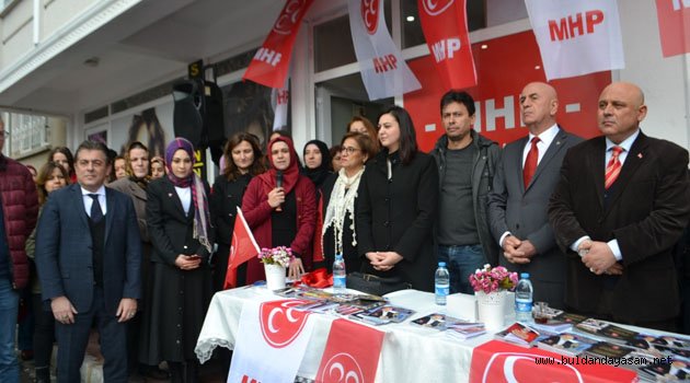 MHP’ DEN MİTİNG GİBİ AÇILIŞ