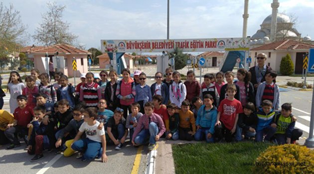 ÖĞRENCİLER TRAFİK EĞİTİMİ ALDILAR.