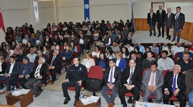 ÖĞRENCİLERE GİRİŞİMCİLİK DERSİ