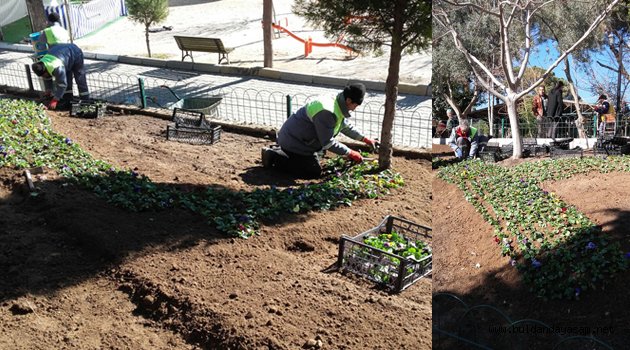 PARK VE BAHÇELER YENİLENİYOR.