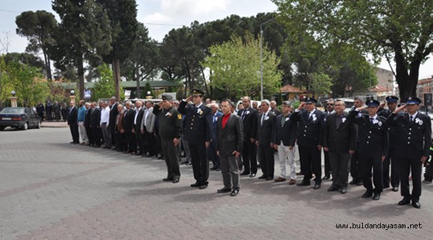 POLİSLER GÜNLERİNİ BURUK KUTLADILAR