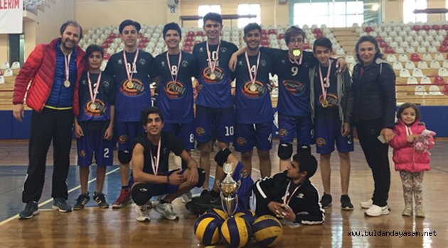 VOLEYBOLDA GURURLANDIK