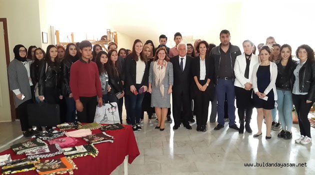YAZMALI EFE, YAZMA SERGİSİNDE…