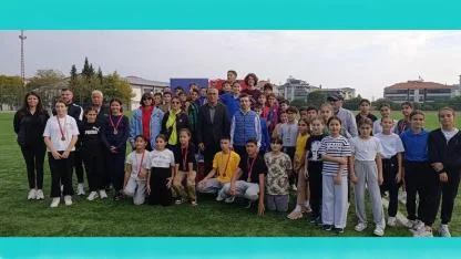 GENÇLER ATA'SI İÇİN KOŞTU