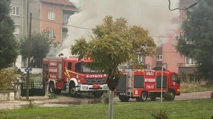 PARK  HALİNDEKİ MİNİBÜSTE YANGIN ÇIKTI