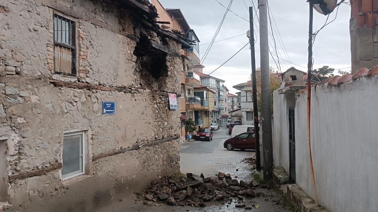 METRUK EV ÇÖKTÜ ÇÖKECEK