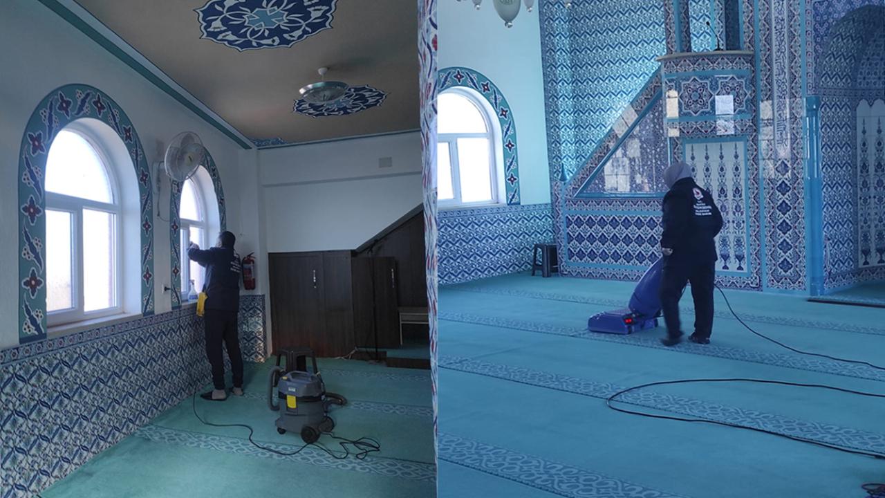 BÜYÜKŞEHİR CAMİLERİ TEMİZLEDİ