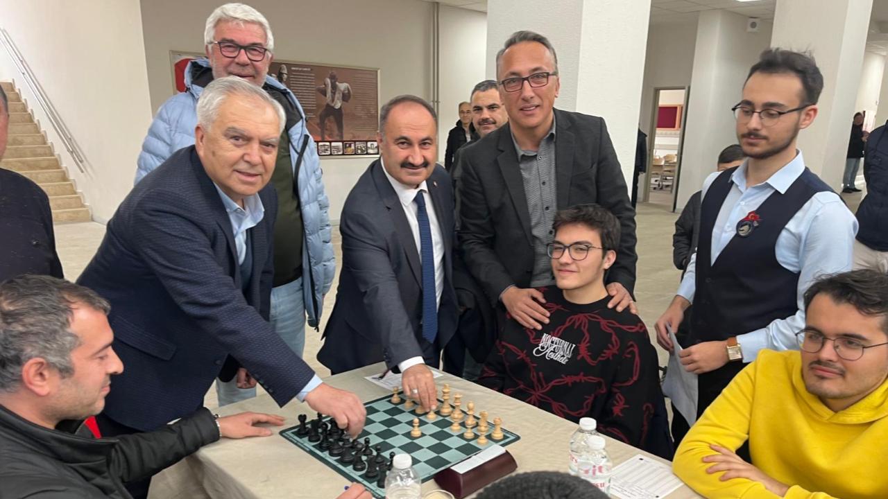 SATRANÇ TURNUVASI TÖRENLE BAŞLADI