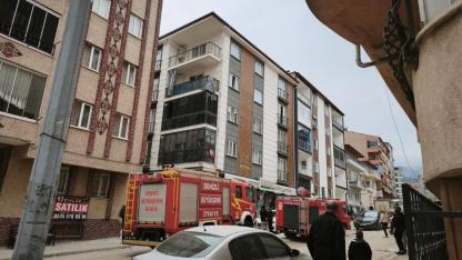 DAİRE YANGINI KORKUTTU
